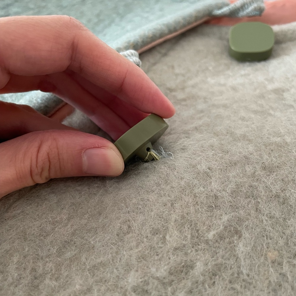 Chic Two-Tone Jacket - image 4